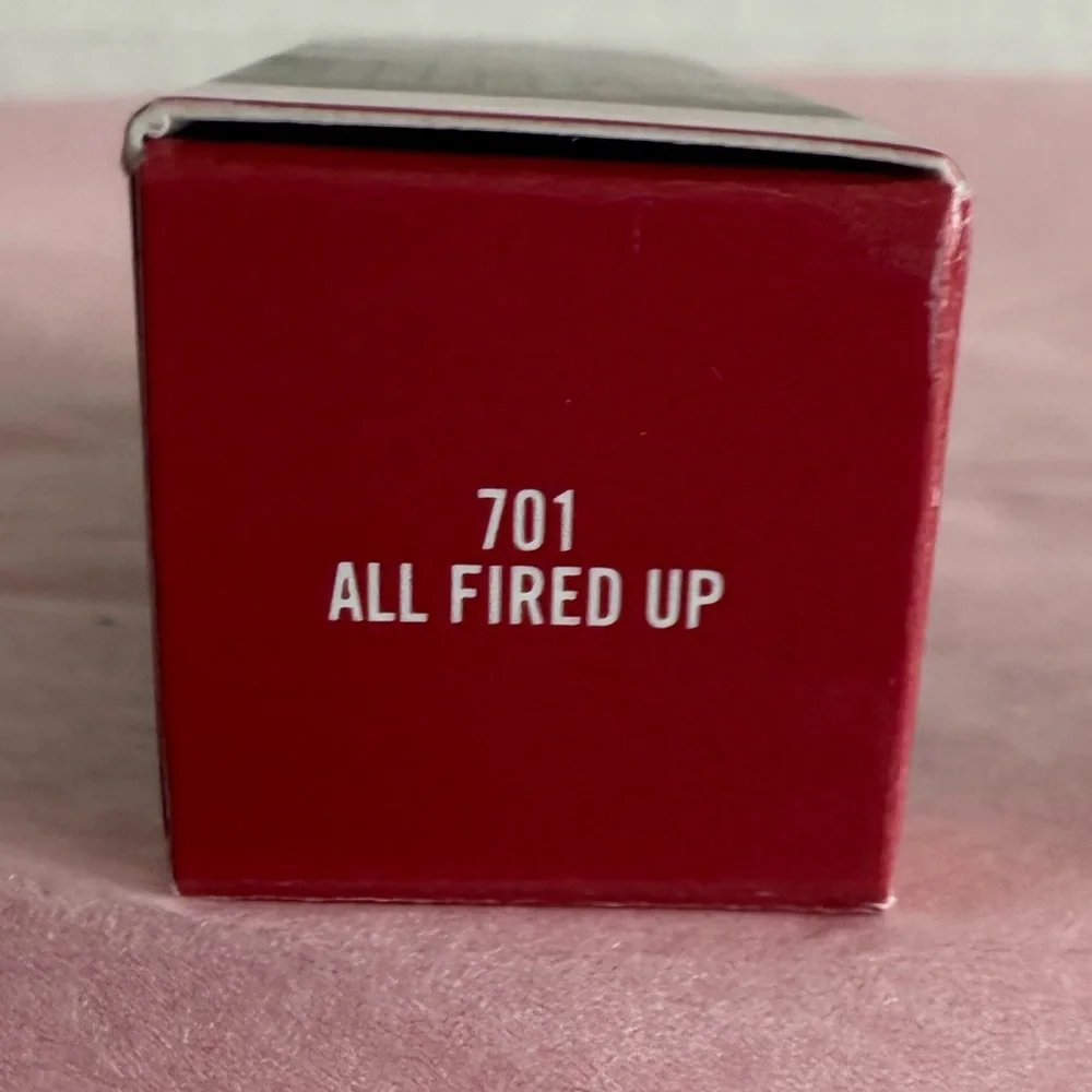 New in Box Mac Retro Matte Lipstick in 701 “All Fired Up” a Bright Fuchsia Matte - Picture 9 of 11
